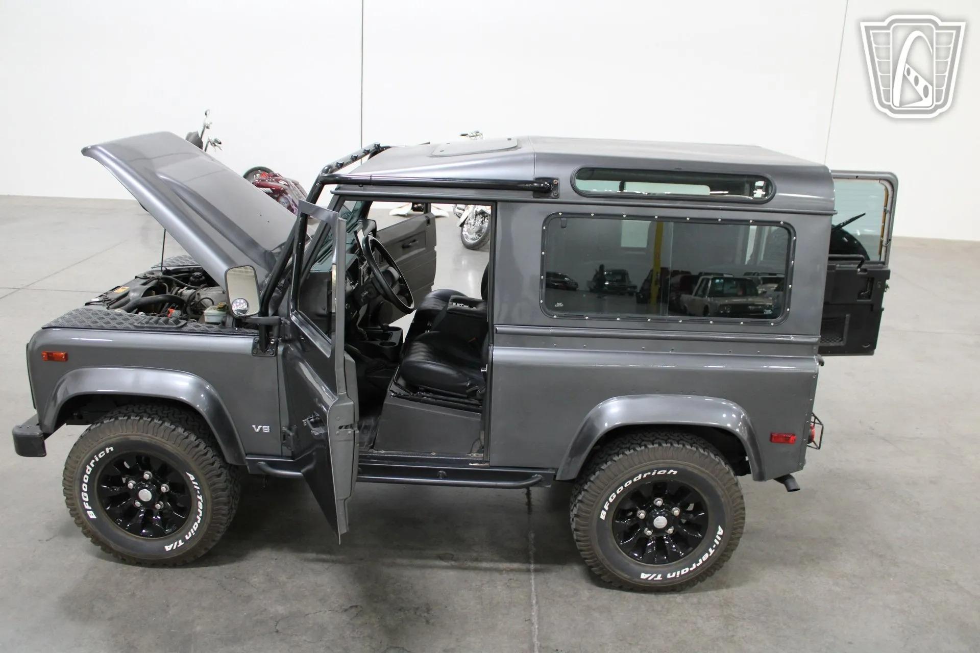 1995 Land Rover Defender 90 NAS