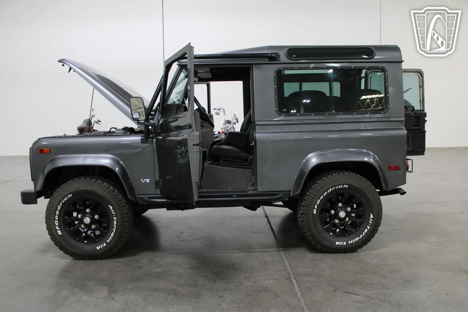 1995 Land Rover Defender 90 NAS