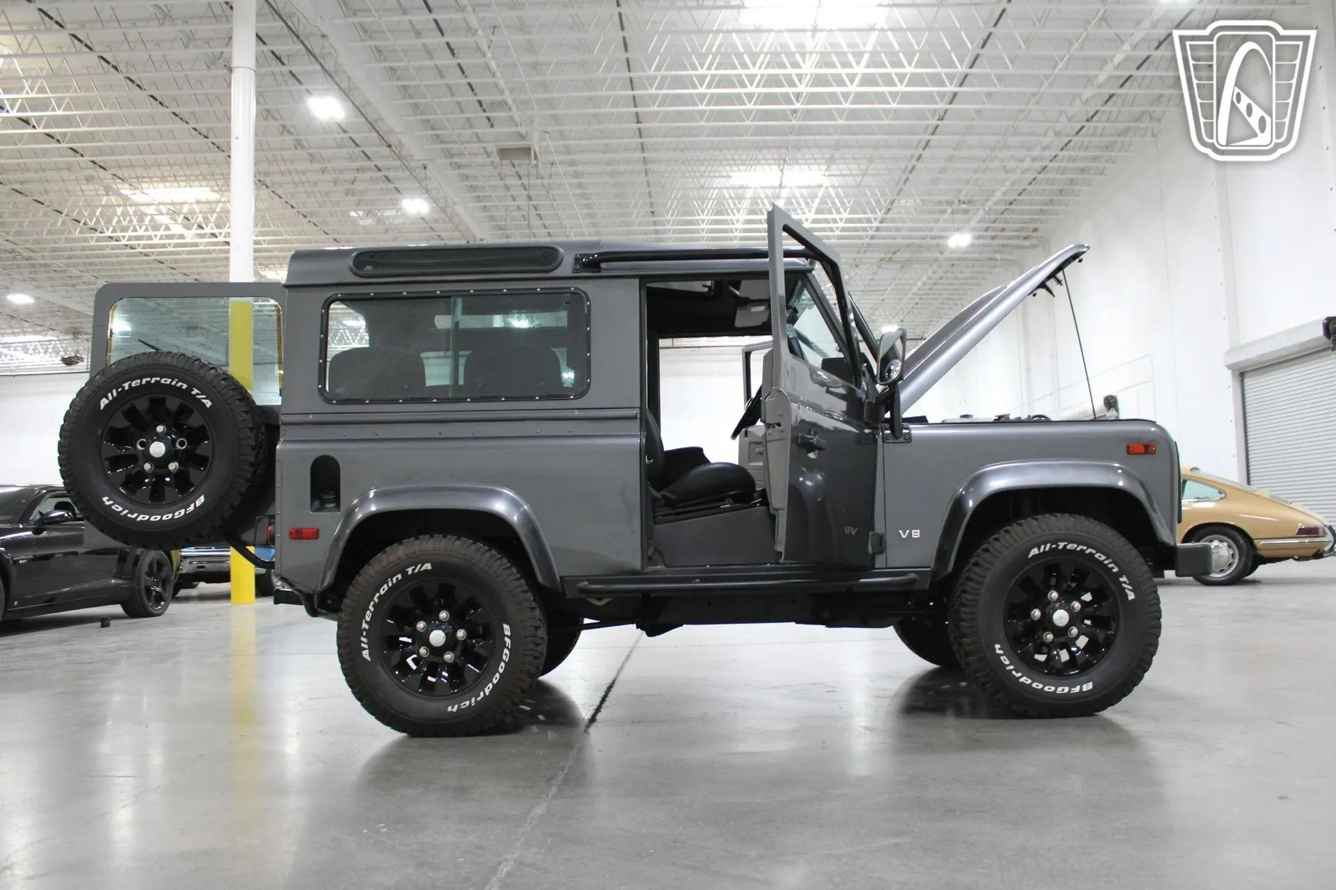 1995 Land Rover Defender 90 NAS