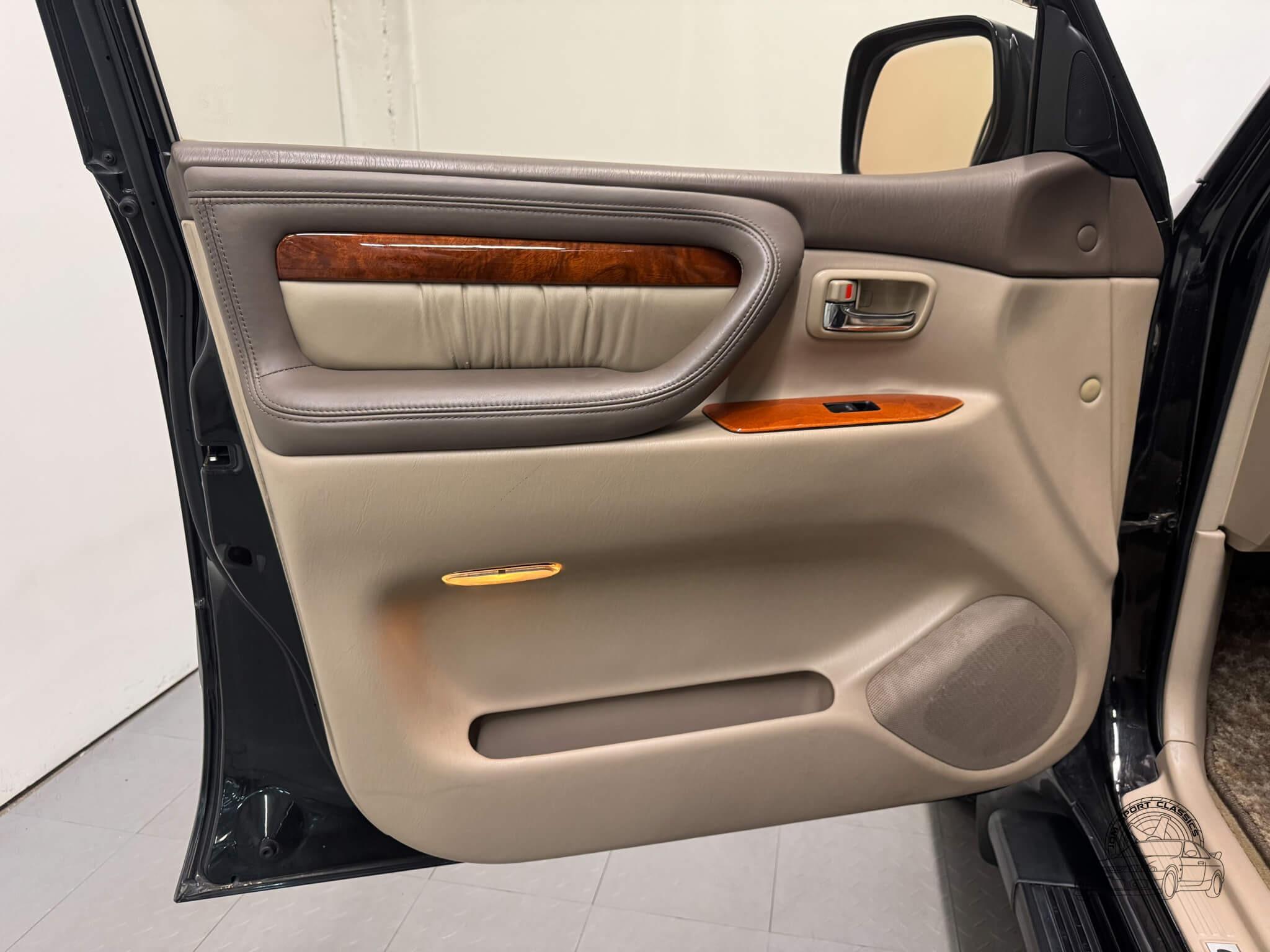 1999 Toyota Land Cruiser Cygnus