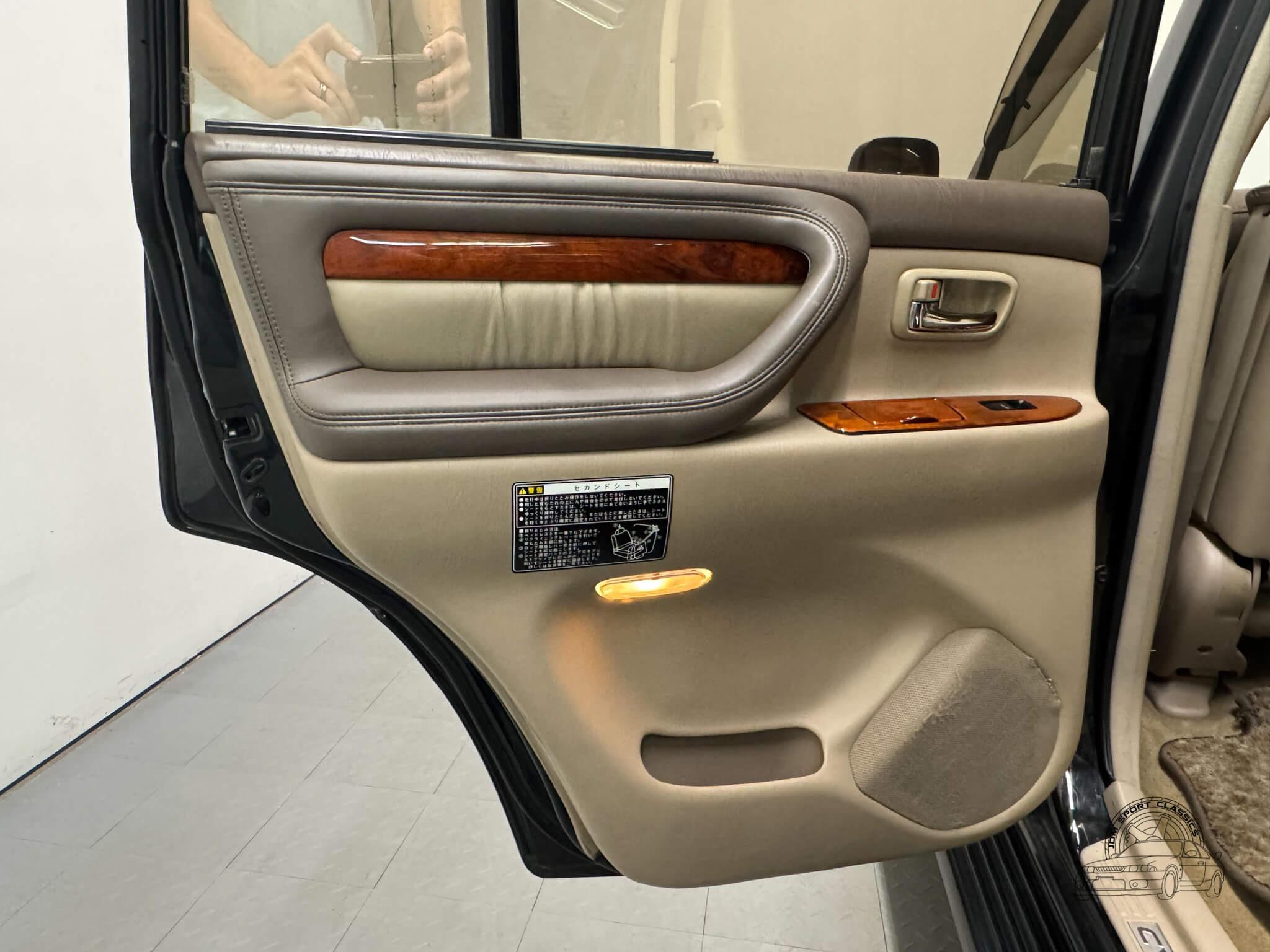 1999 Toyota Land Cruiser Cygnus