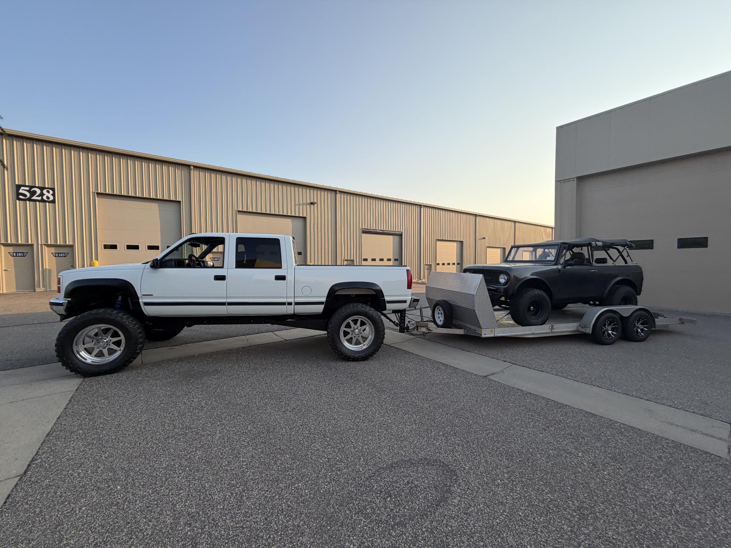 Modified 2000 GMC Sierra K2500 SL