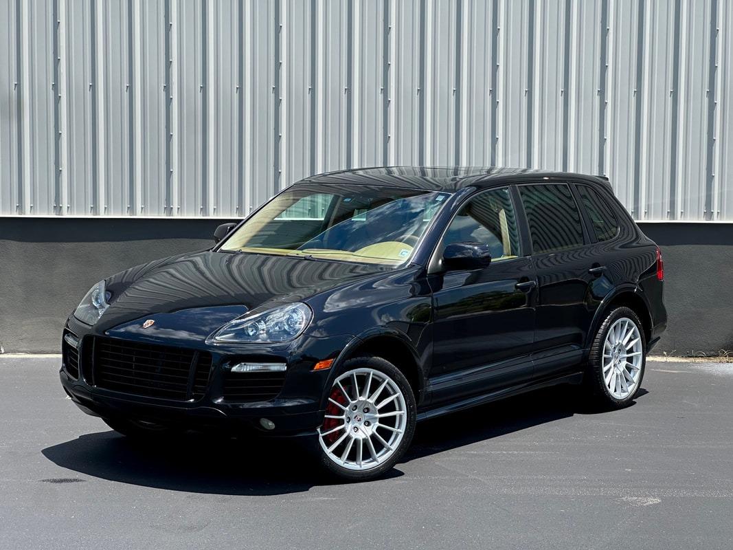 2010 Porsche Cayenne GTS