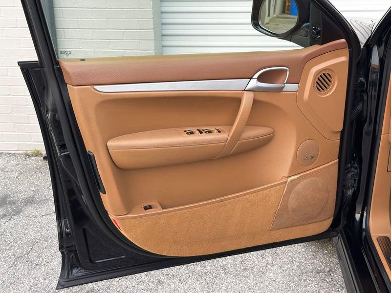 2010 Porsche Cayenne GTS