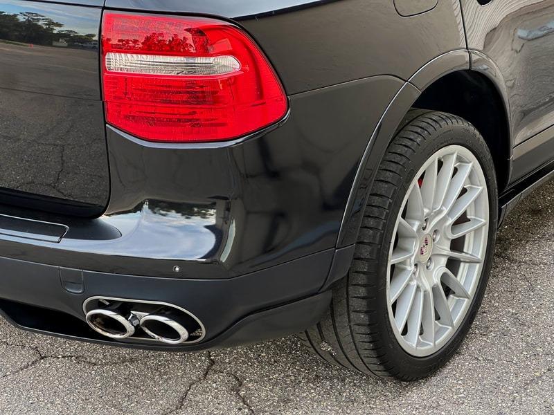 2010 Porsche Cayenne GTS