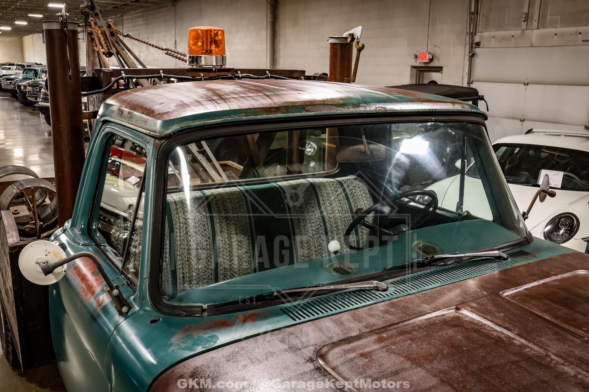 1964 Ford F-350 Tow Truck