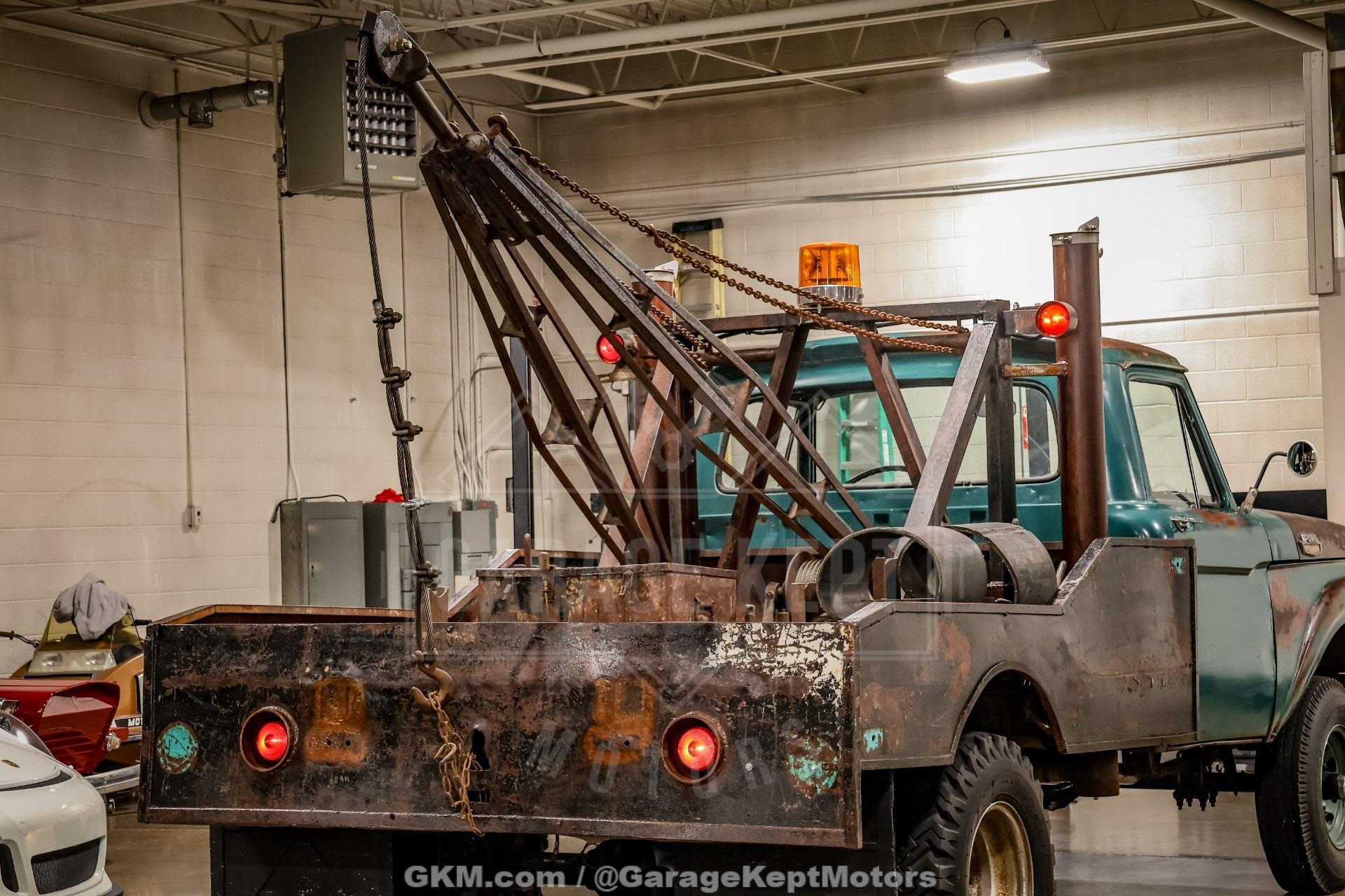 1964 Ford F-350 Tow Truck