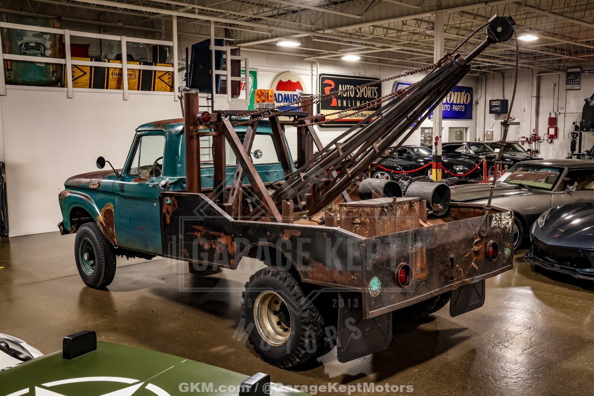 1964 Ford F-350 Tow Truck