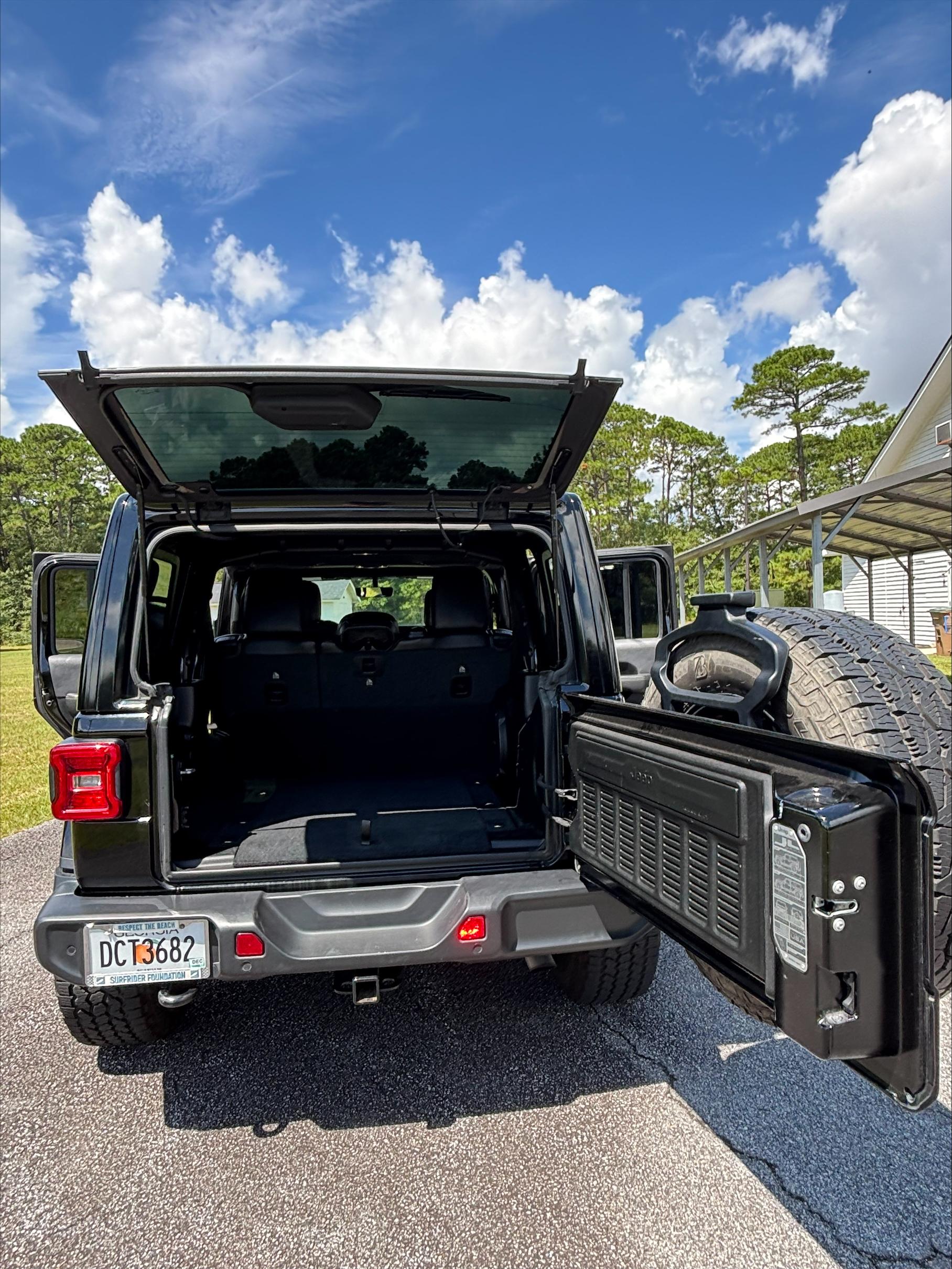 2020 Jeep Wrangler Sahara True North Edition