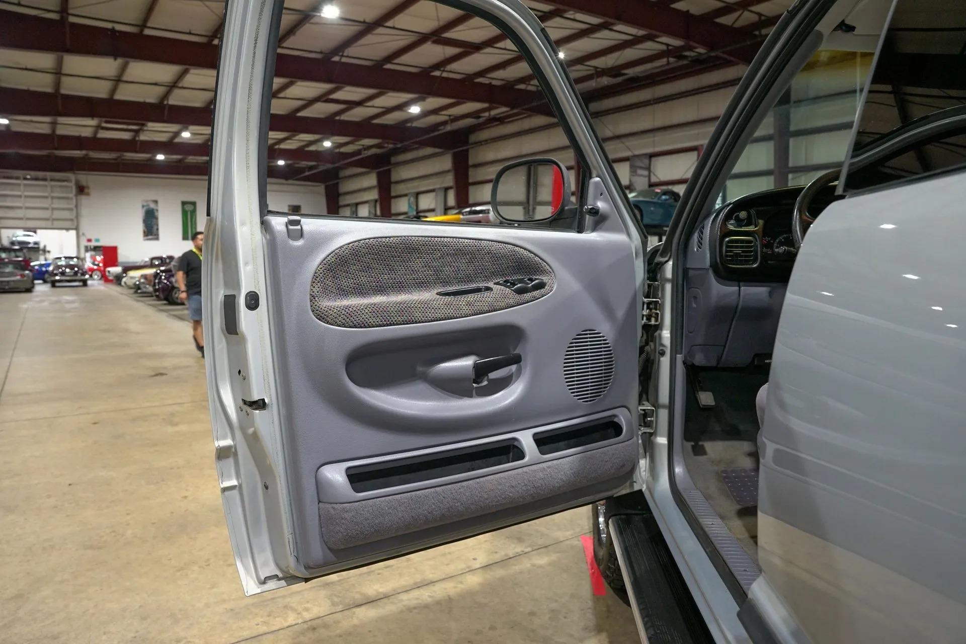 1998 Dodge Ram 2500 Laramie SLT