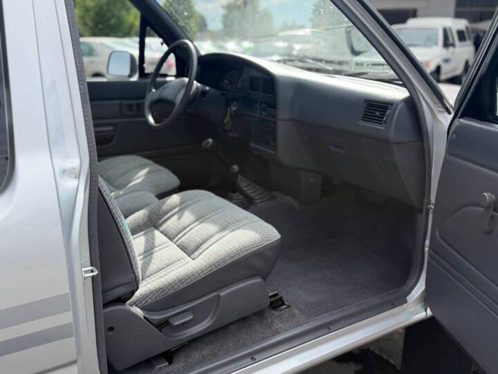 1991 Toyota Pickup Deluxe Extended Cab