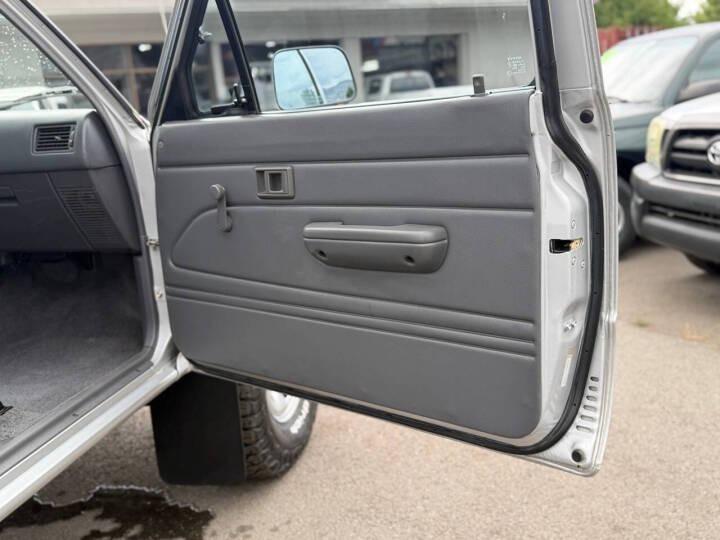 1991 Toyota Pickup Deluxe Extended Cab