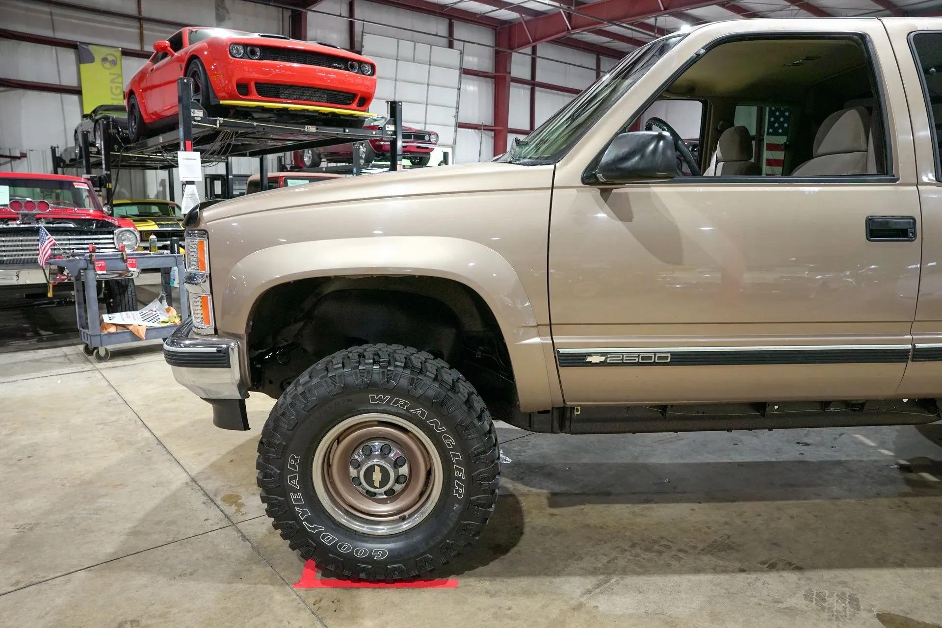 1996 Chevrolet K2500 Silverado - 3