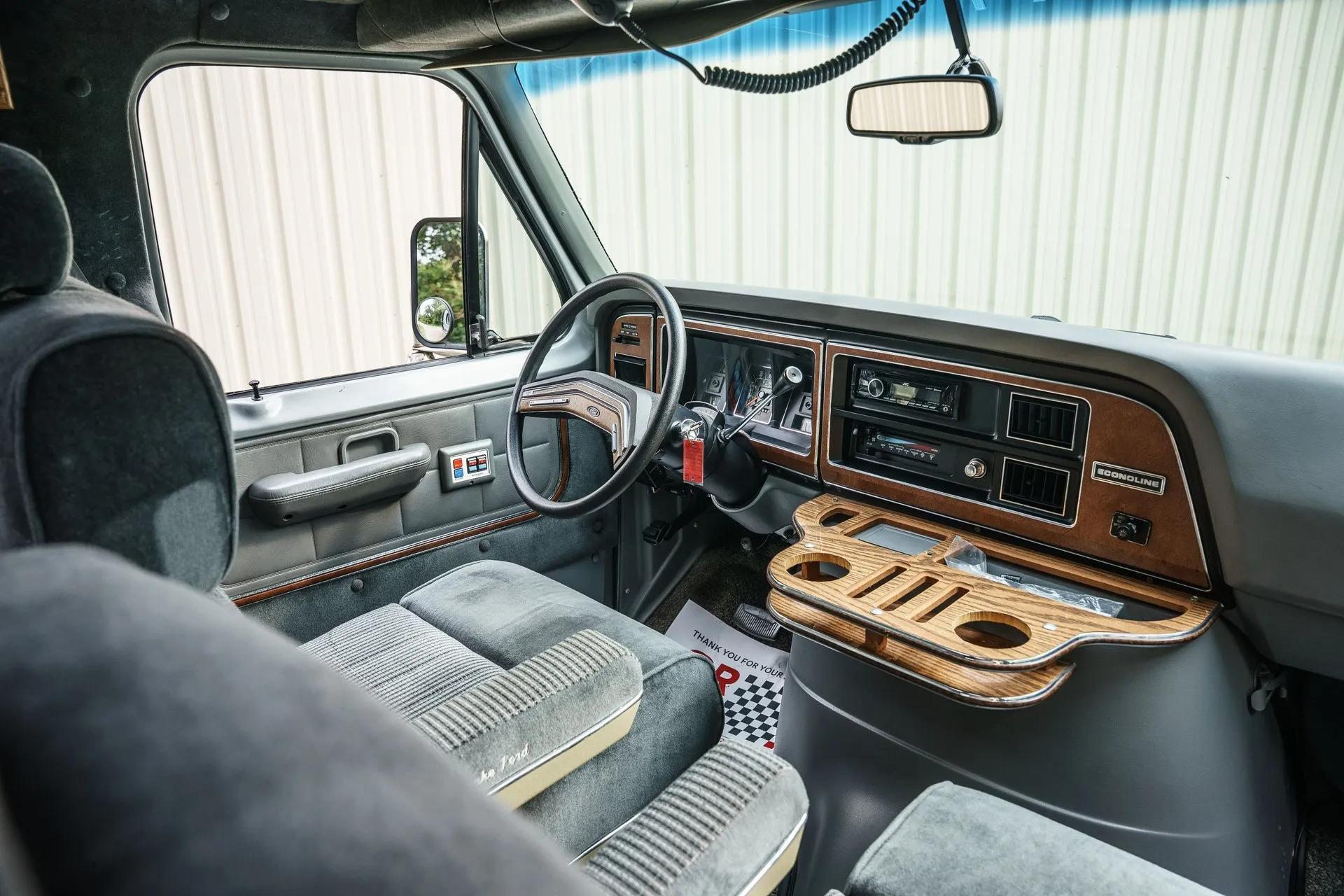 1987 Ford Econoline E-150