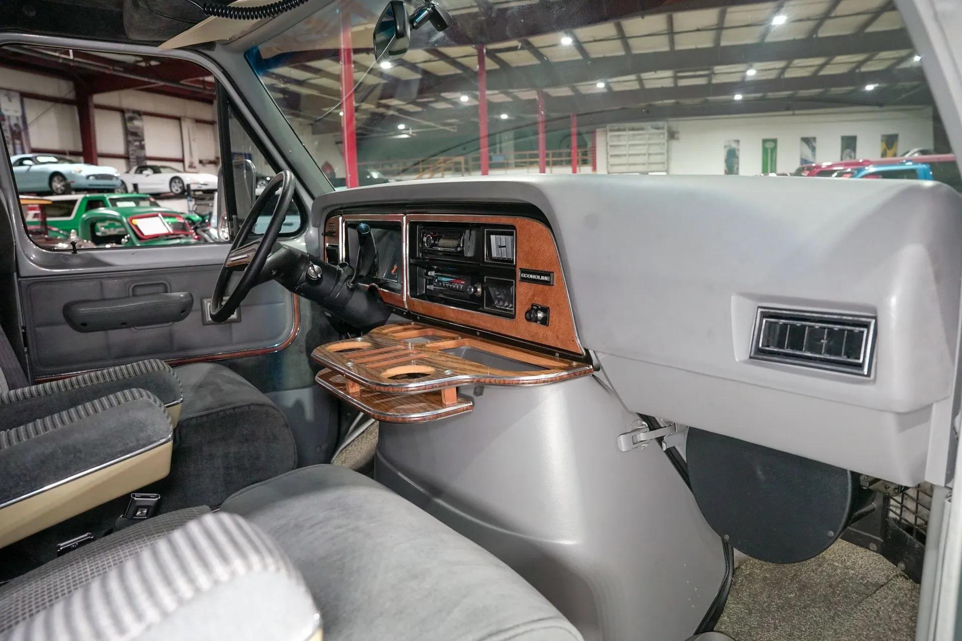 1987 Ford Econoline E-150