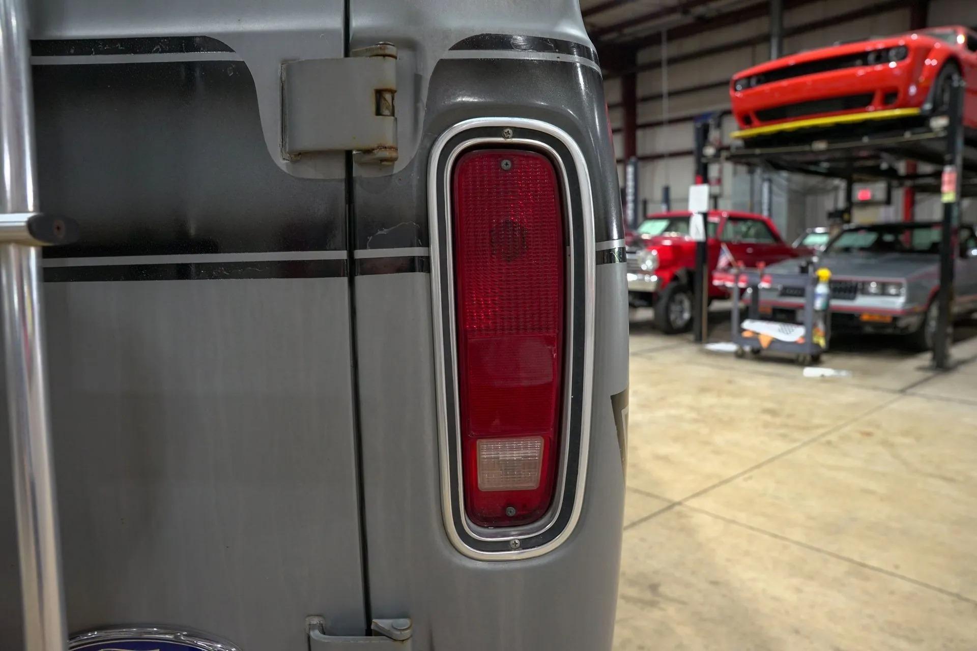 1987 Ford Econoline E-150