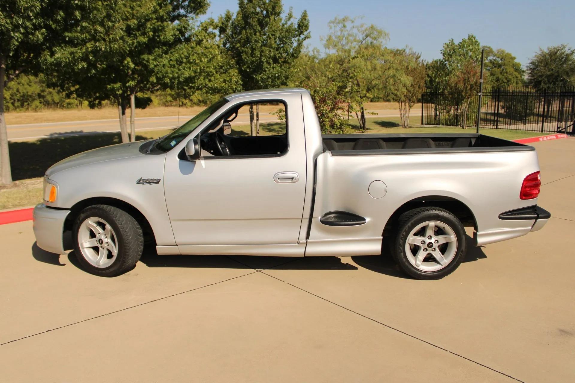 2000 Ford F150 SVT Lightning - 5