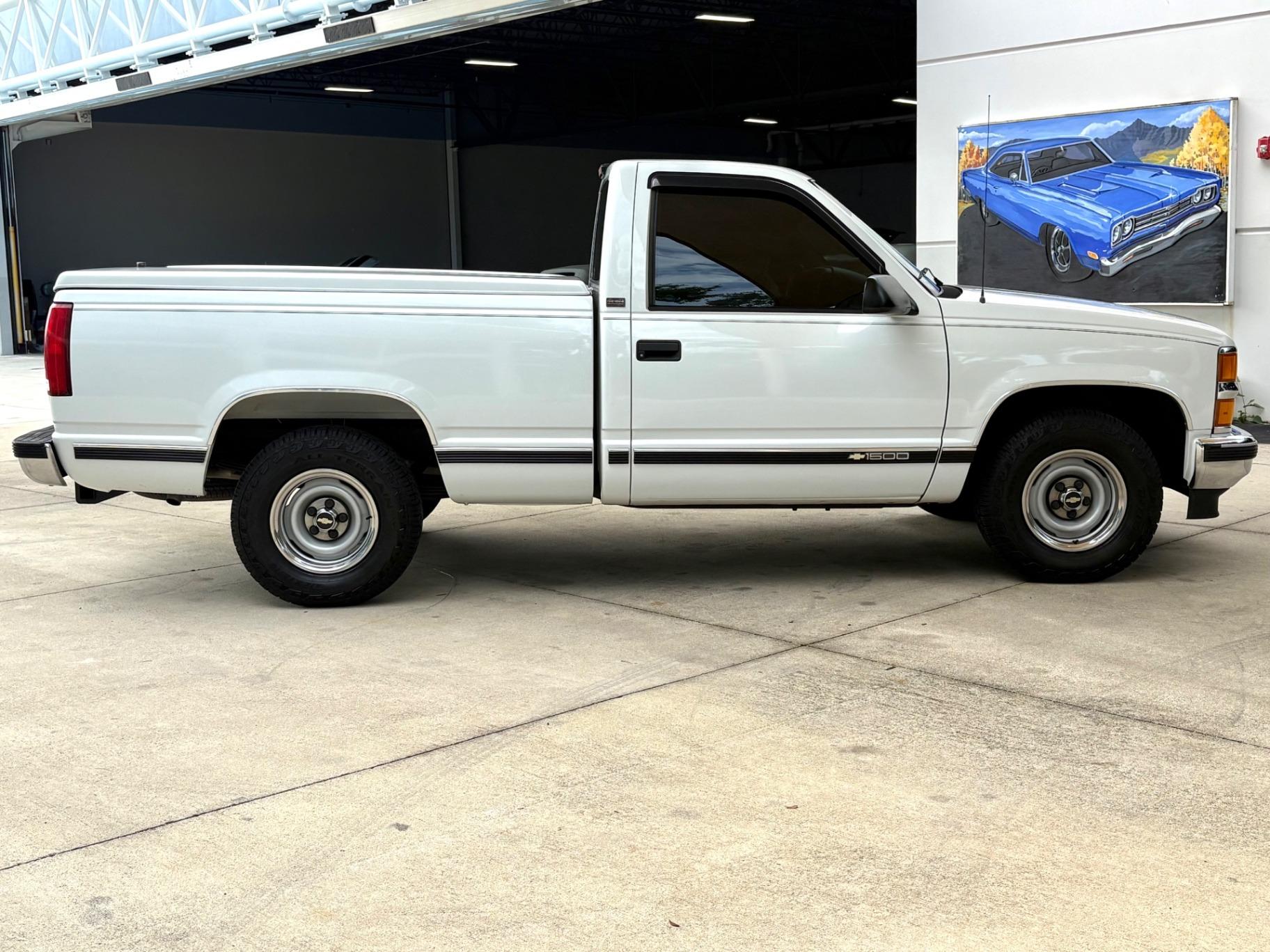 1995 Chevrolet C1500 Cheyenne - 2
