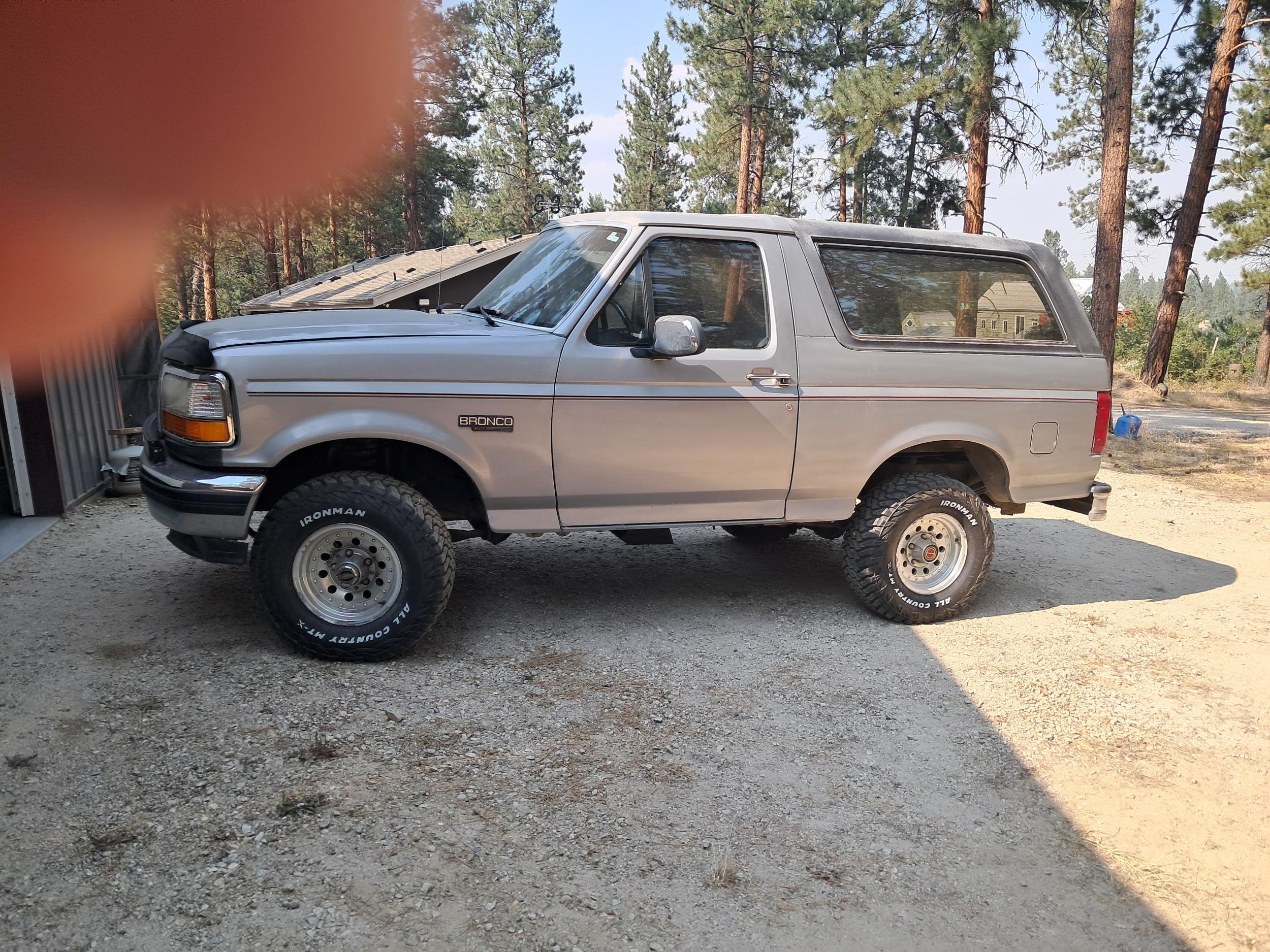 1992 Ford Bronco XLT - 3