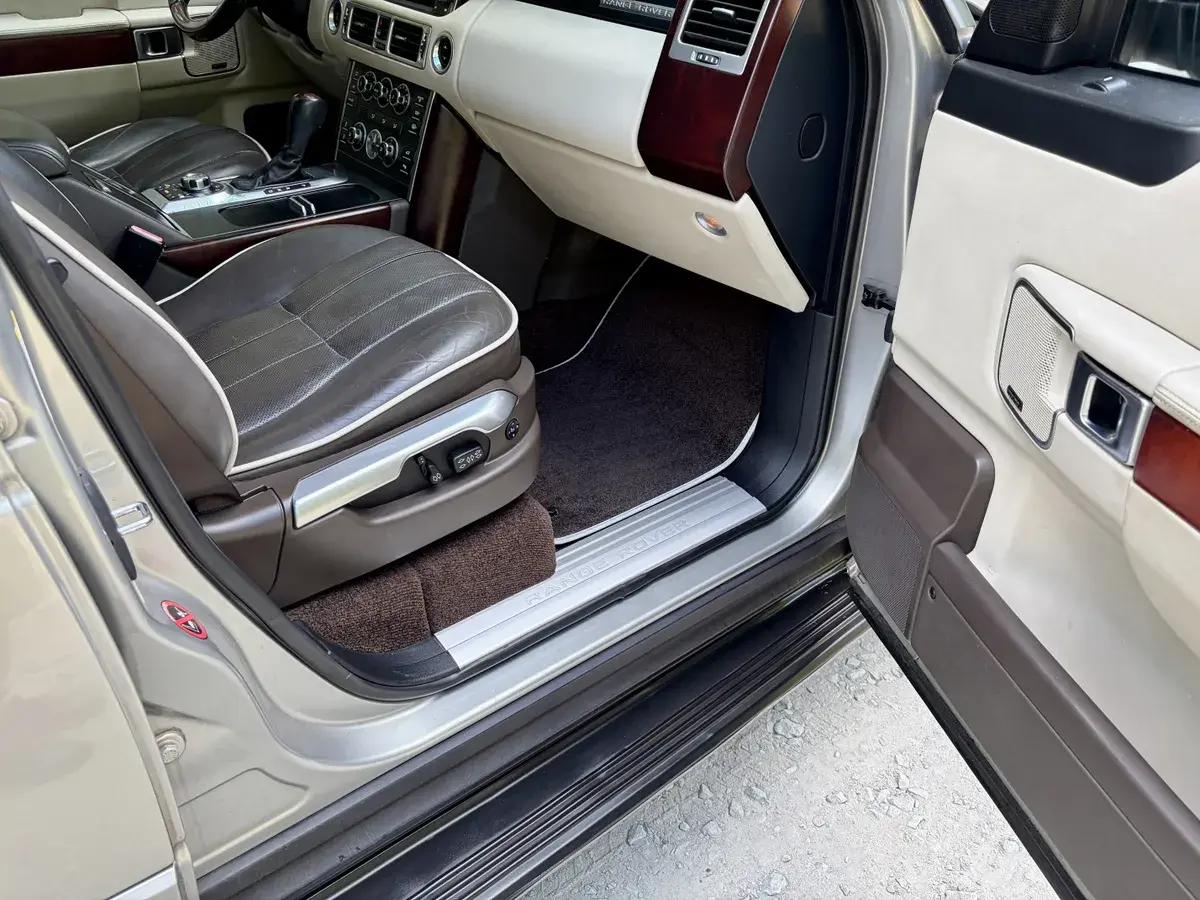 2012 Land Rover Range Rover HSE Lux