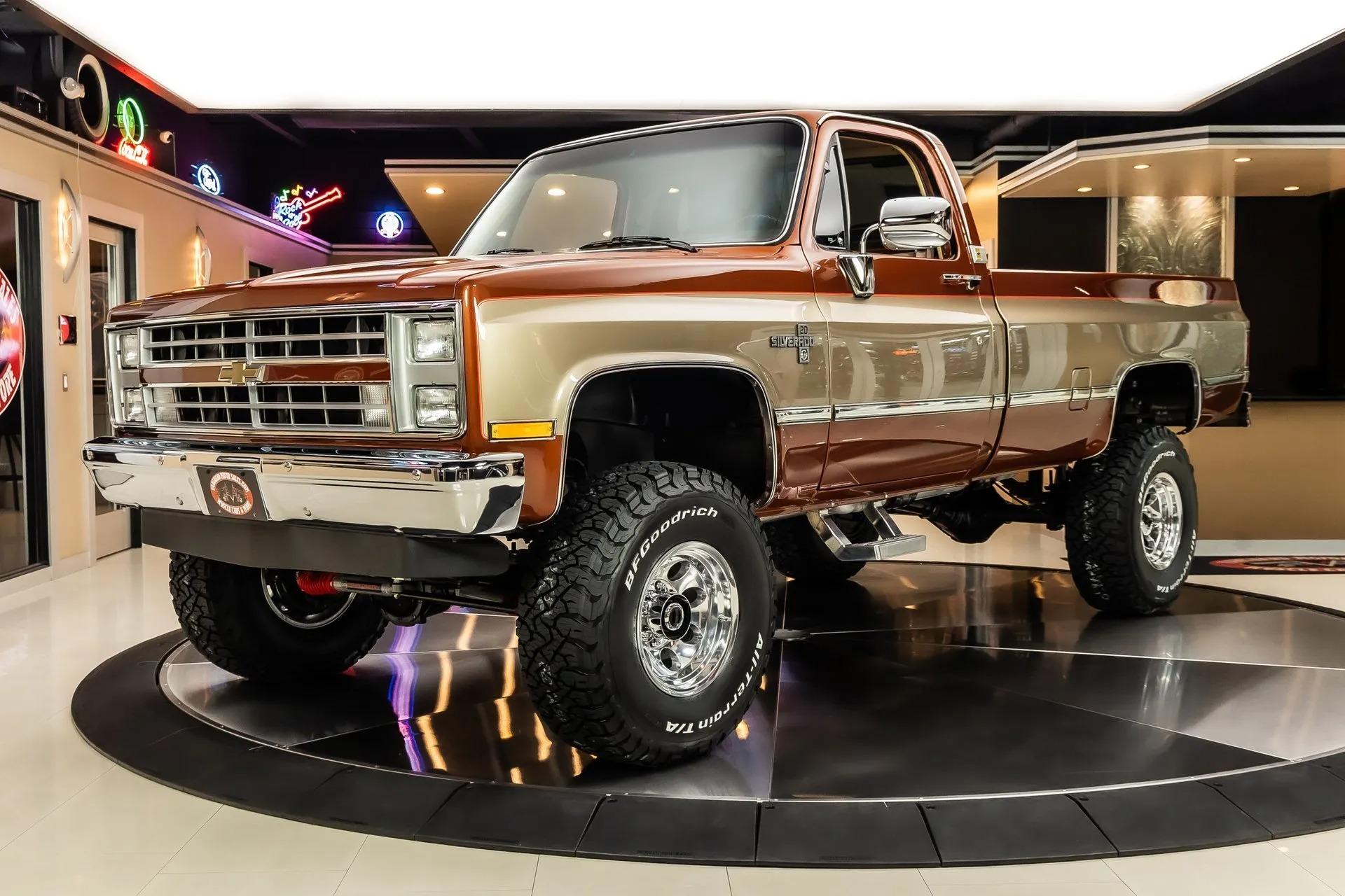 1987 Chevrolet Silverado V20 - 2