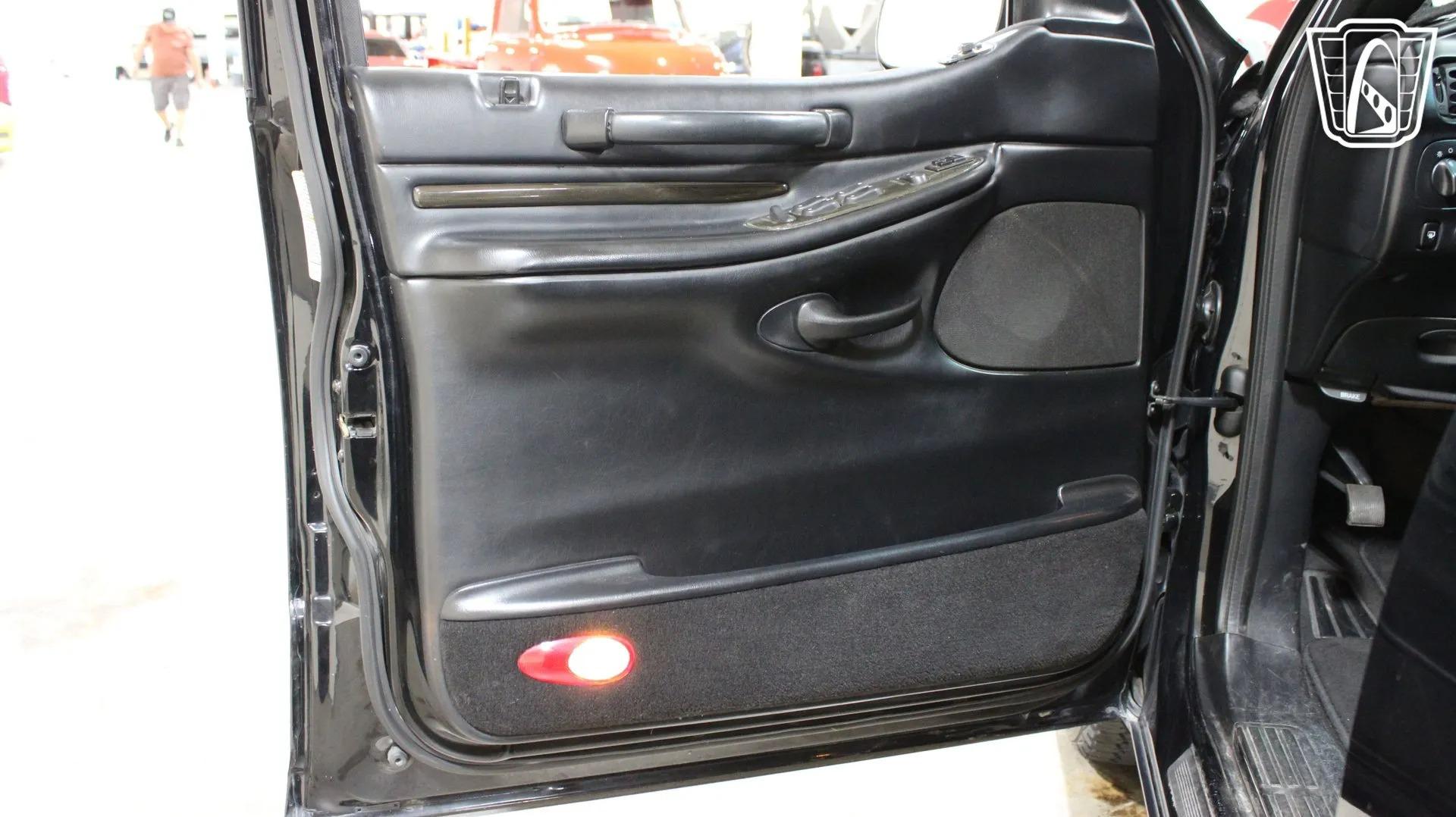 2002 Lincoln Blackwood