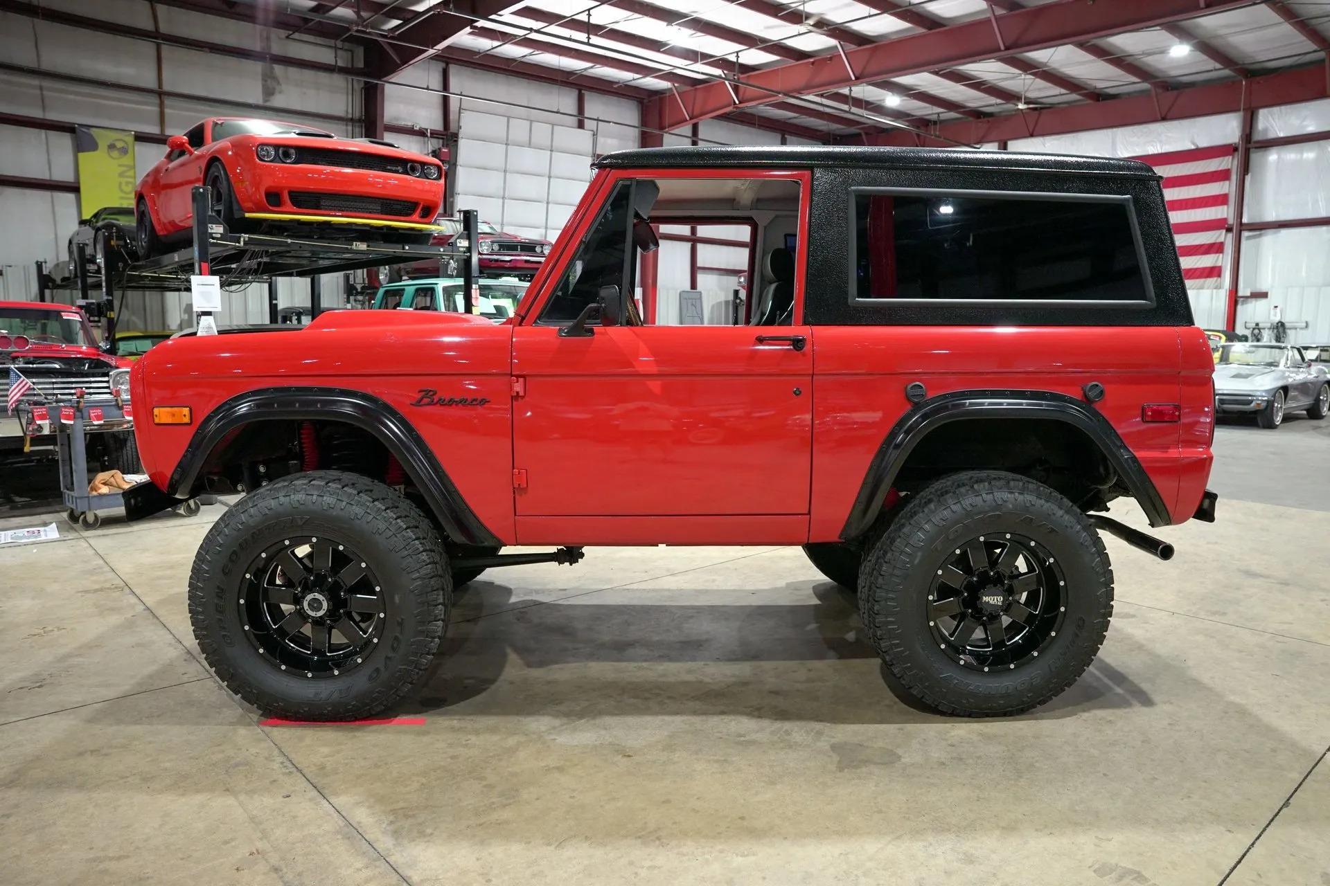 1976 Ford Bronco - 3