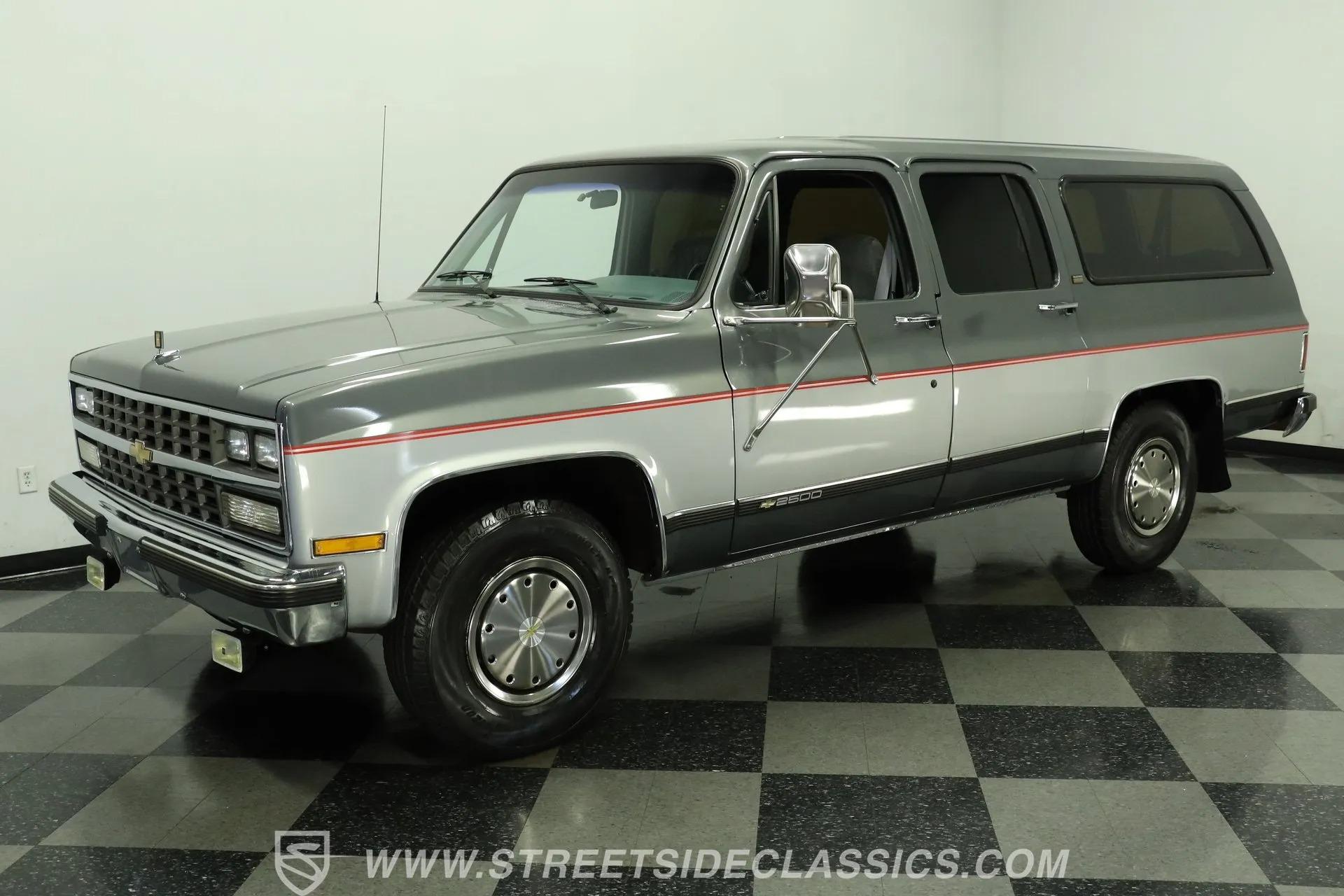 1990 Chevrolet Suburban R2500
