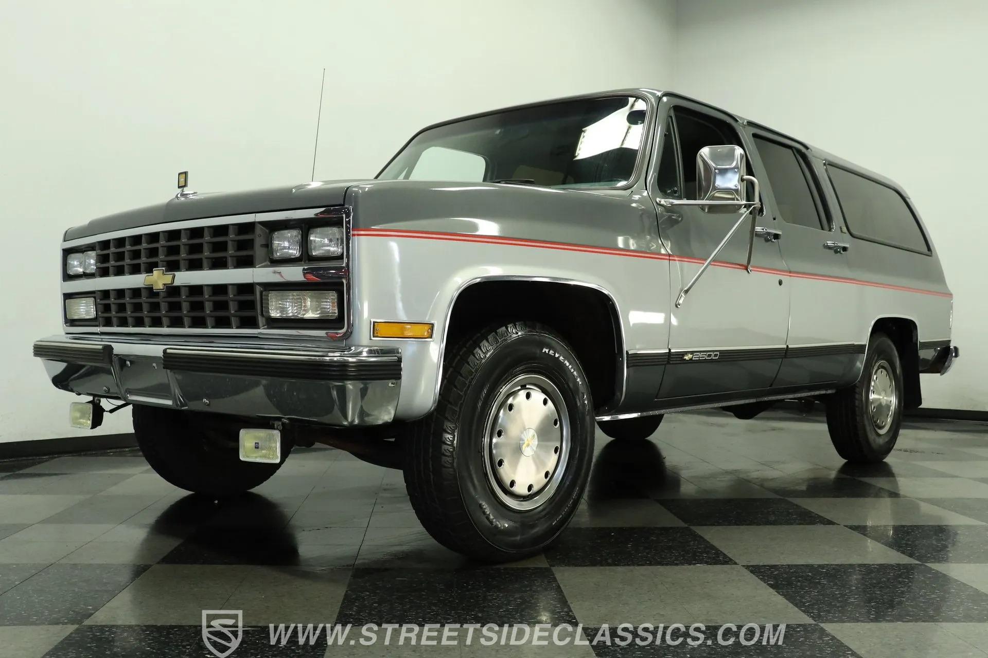 1990 Chevrolet Suburban R2500