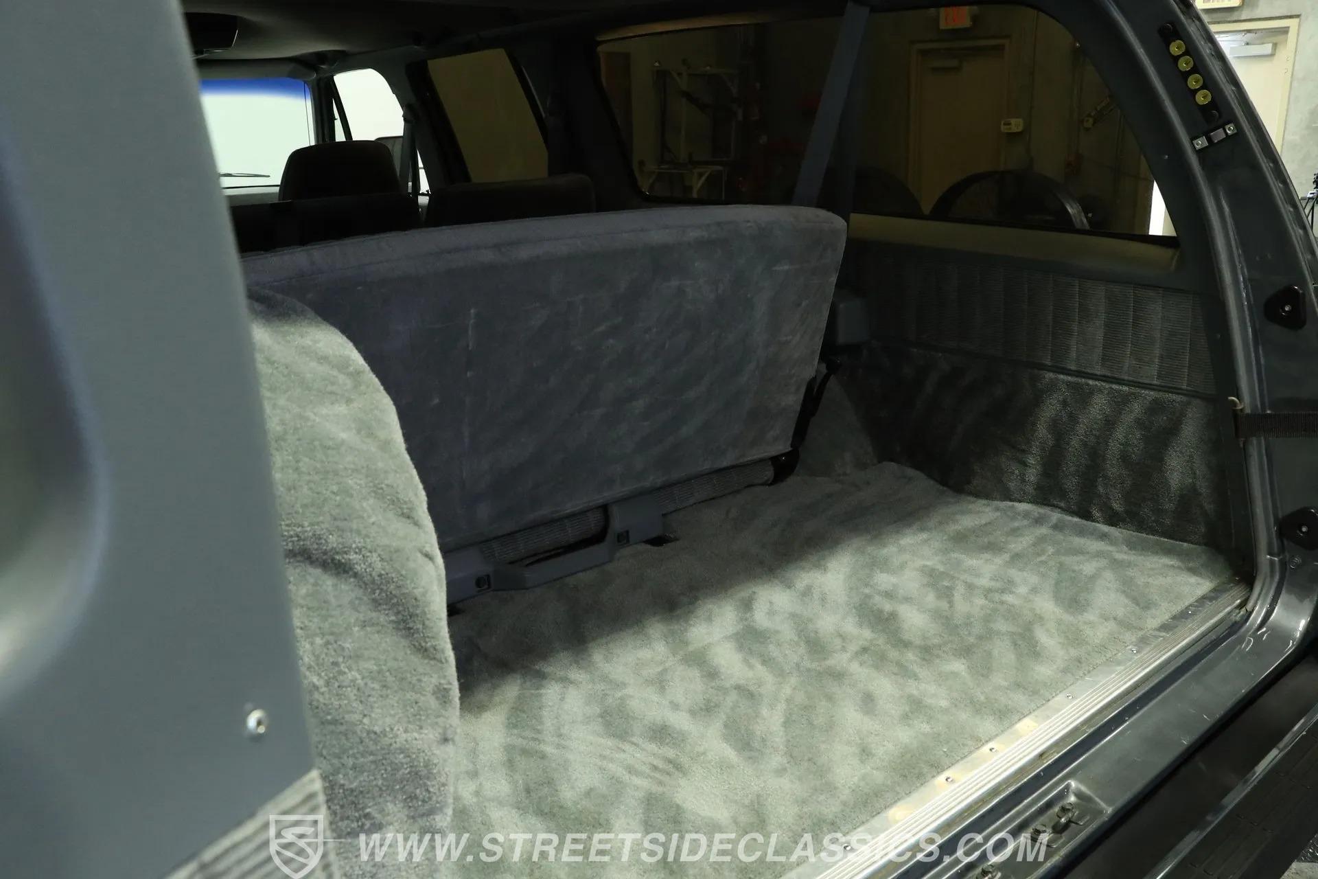 1990 Chevrolet Suburban R2500