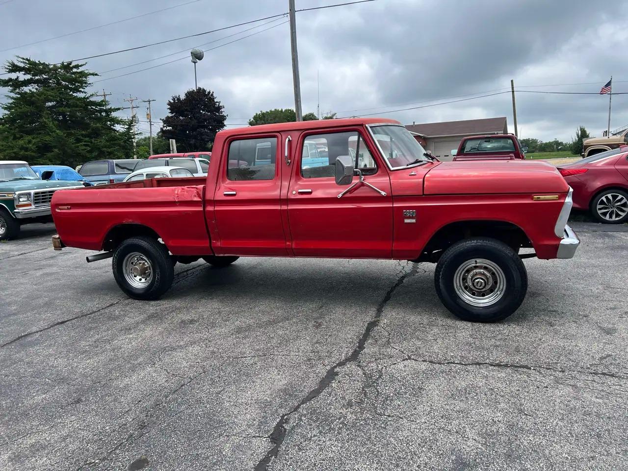1976 Ford F-250 Crew Cab - 2