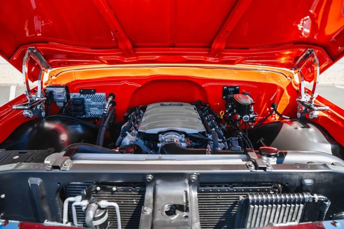 Velocity-Built 1971 Chevrolet K10