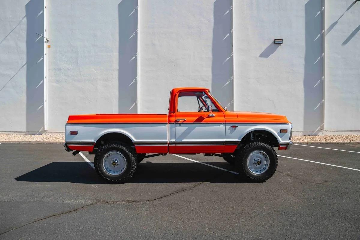 Velocity-Built 1971 Chevrolet K10