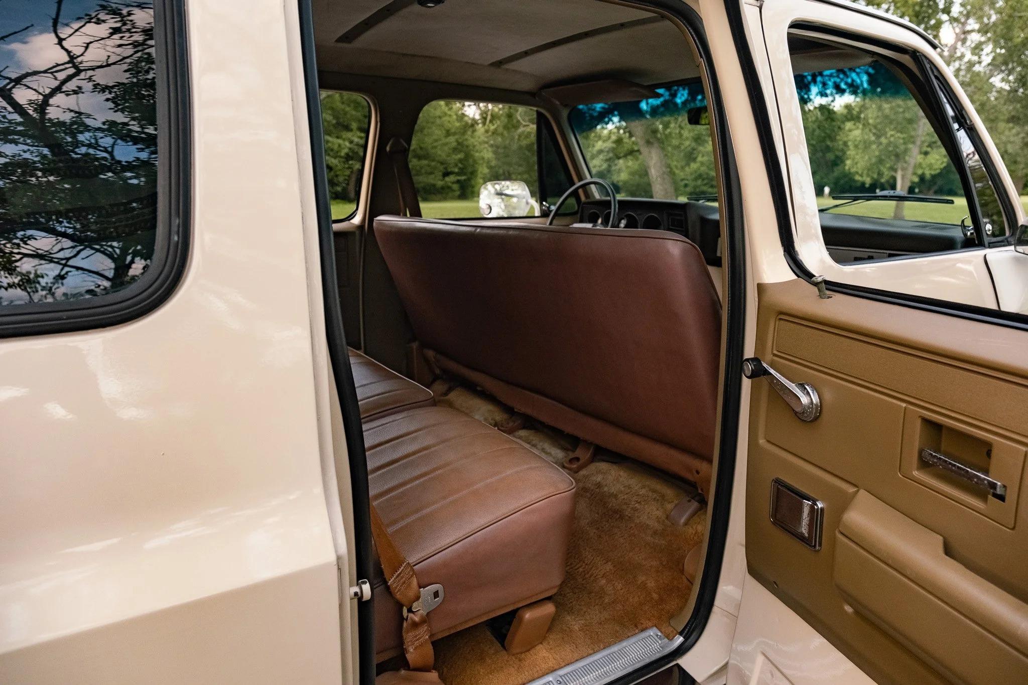 1988 Chevy Suburban V20