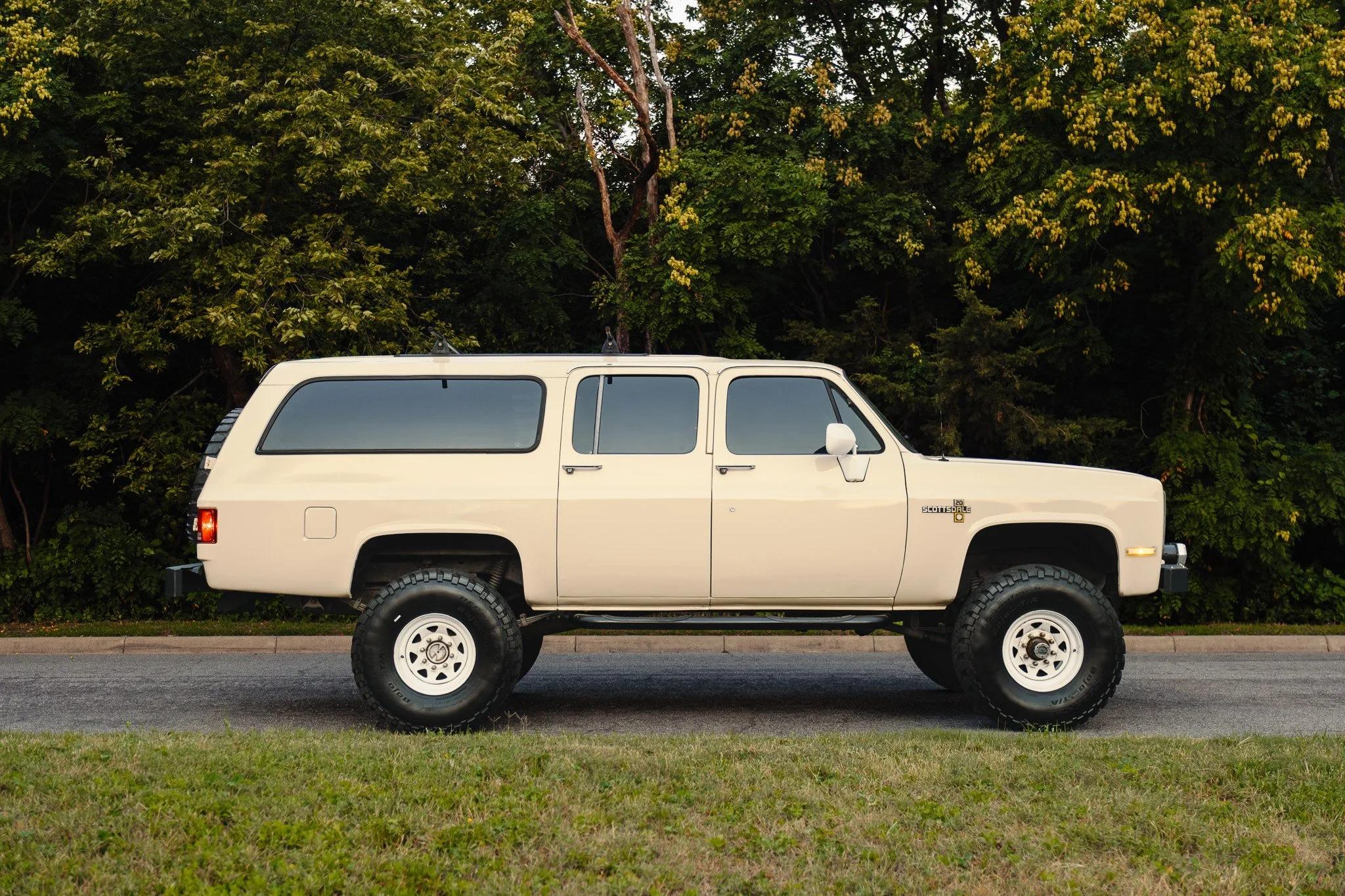 1988 Chevy Suburban V20 - 2