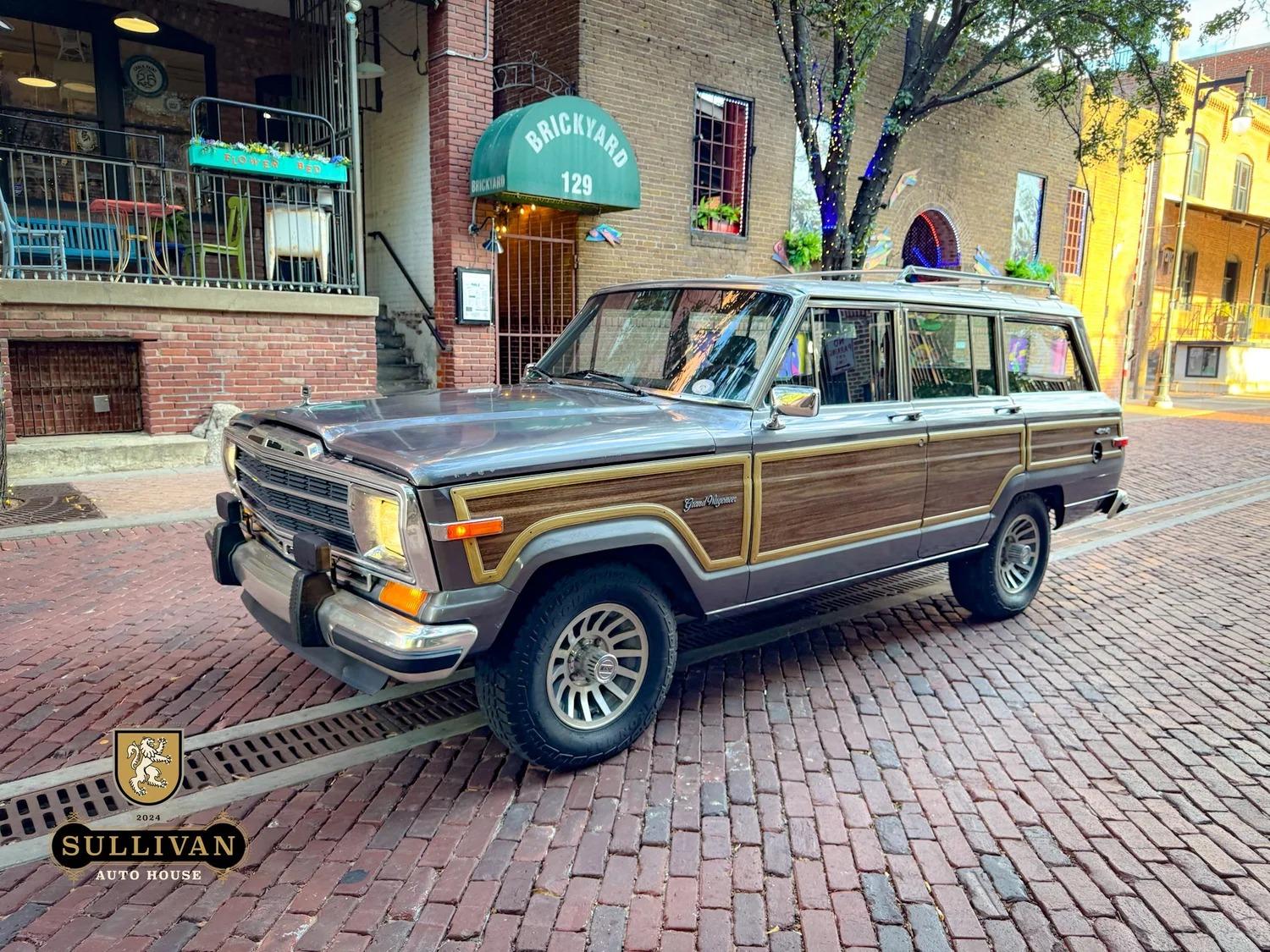 1989 Jeep Grand Wagoneer - 4