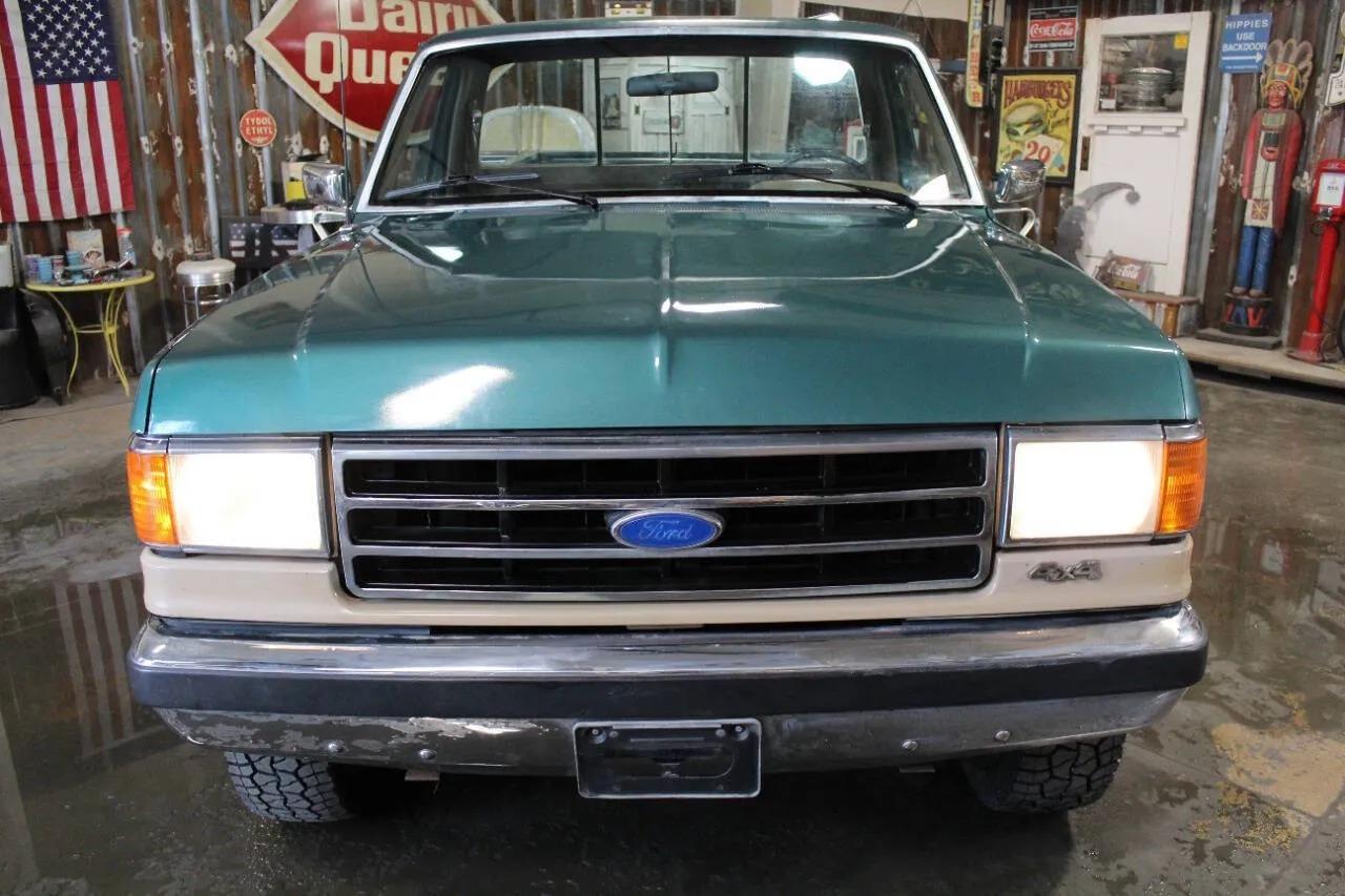 1989 Ford F-250 XLT Lariat