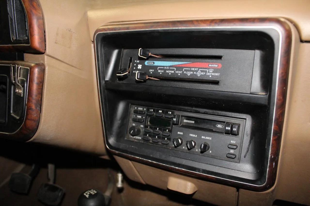 1989 Ford F-250 XLT Lariat