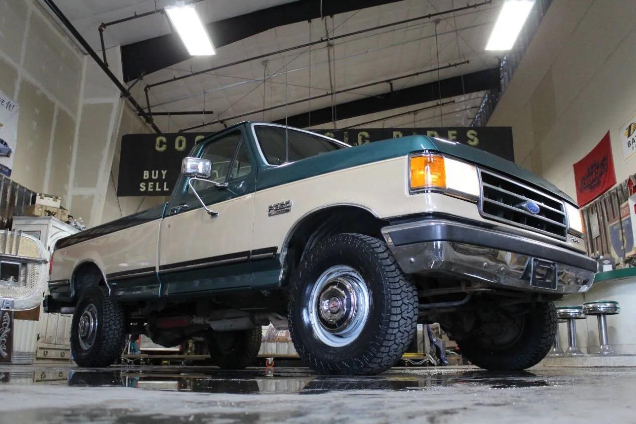 1989 Ford F-250 XLT Lariat