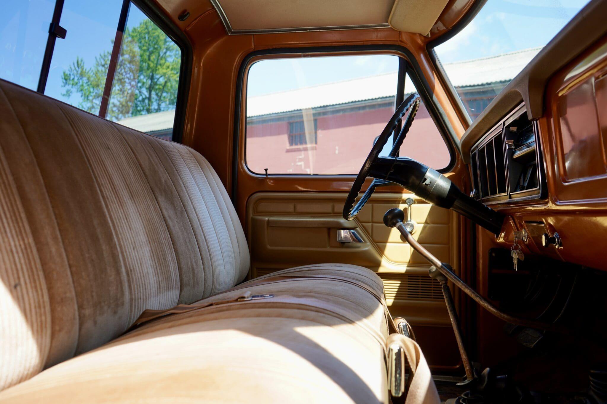 1975 Ford F-250 Custom 4×4 Highboy Explorer