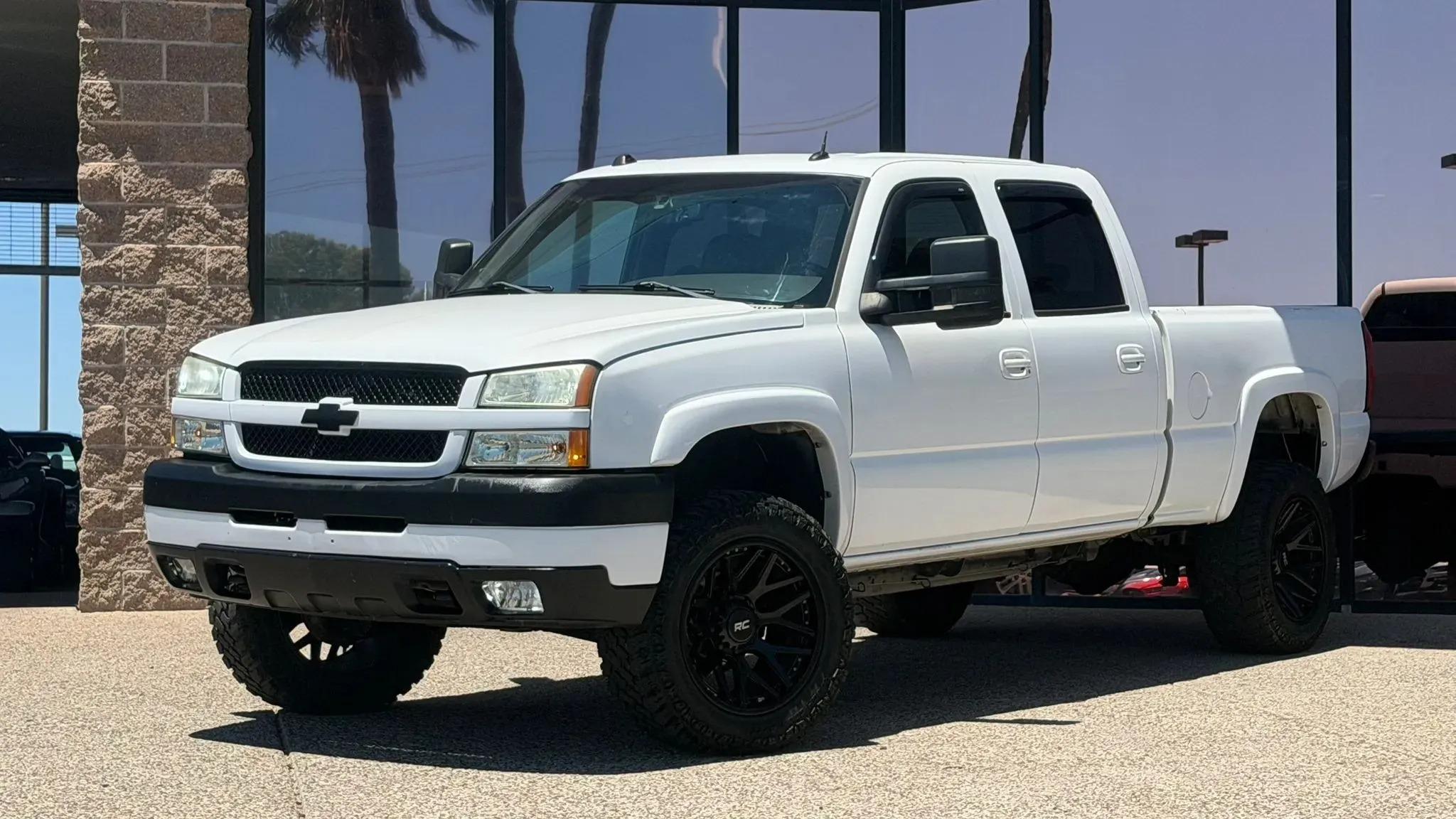 2004 Chevrolet Silverado 2500HD LT - 2