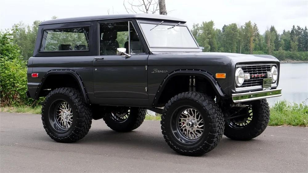 1972 Ford Bronco - 2