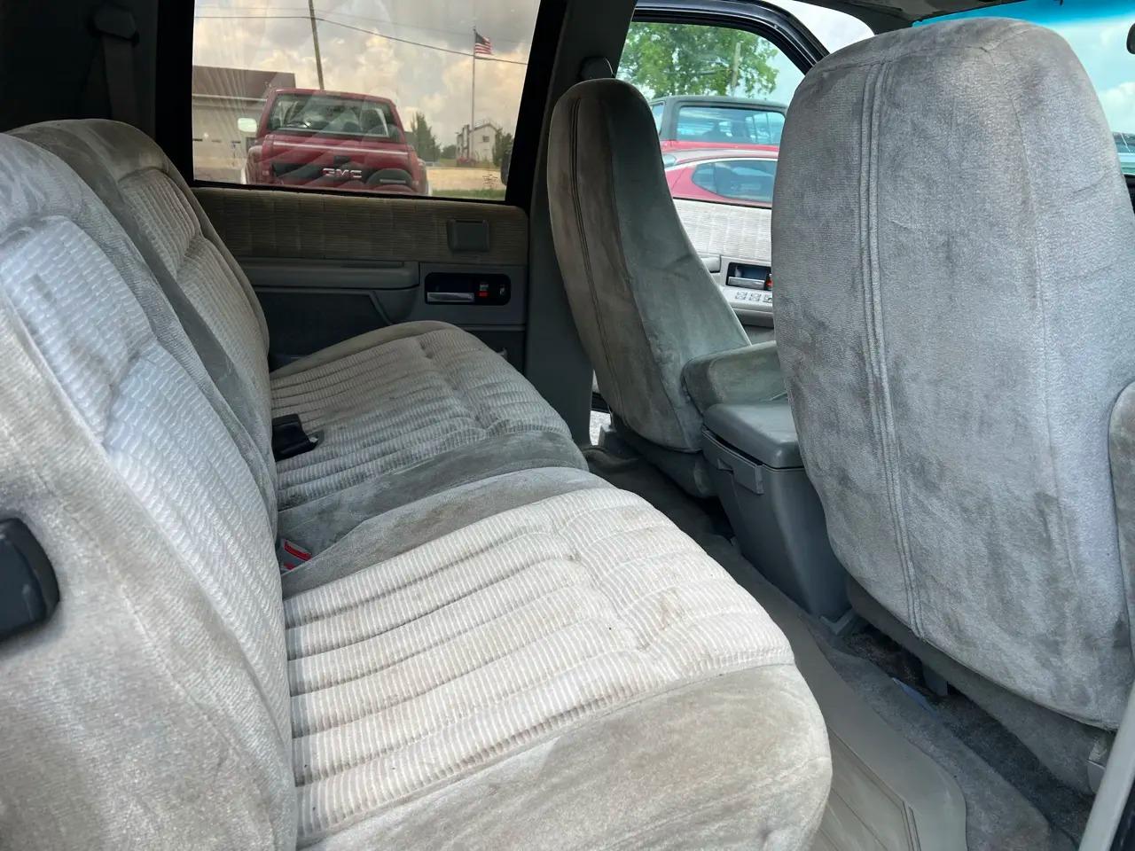 1993 GMC Suburban 2500 4WD