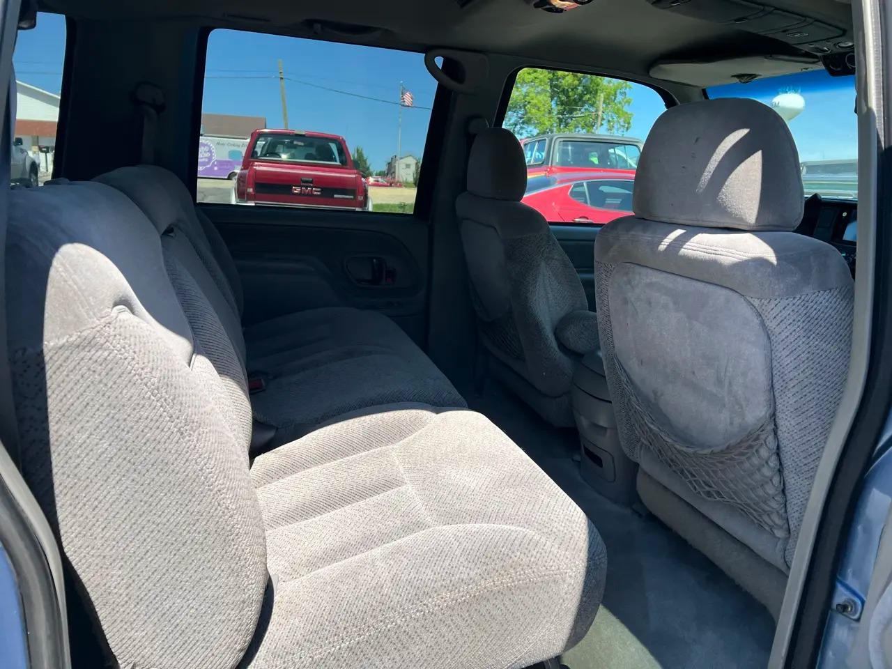 1995 Chevrolet Suburban 1500 4WD