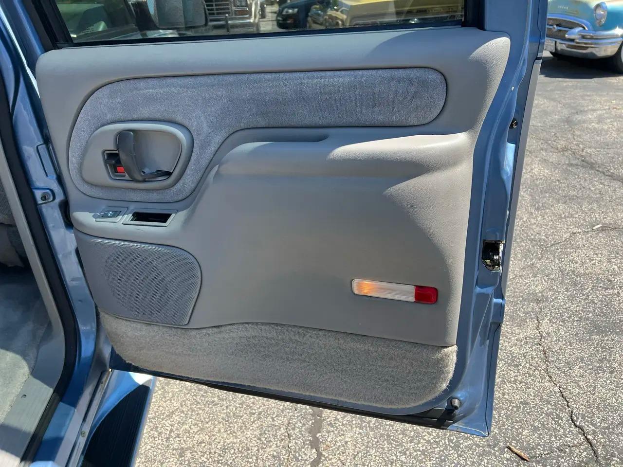 1995 Chevrolet Suburban 1500 4WD