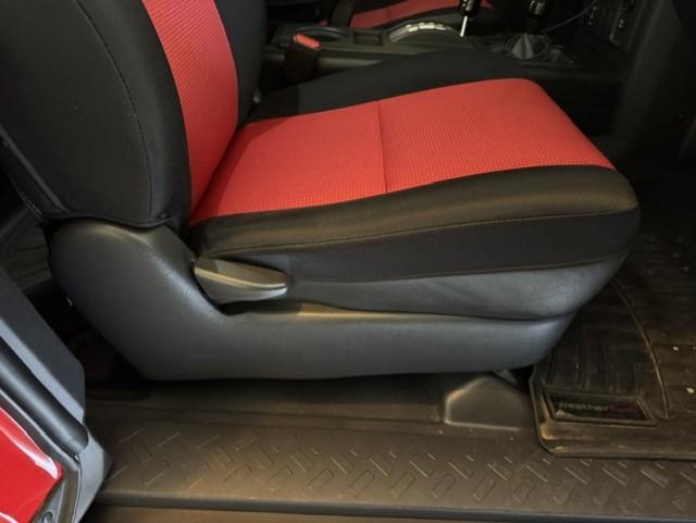 2012 Toyota FJ Cruiser Train Teams Edition