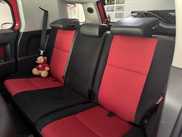 2012 Toyota FJ Cruiser Train Teams Edition