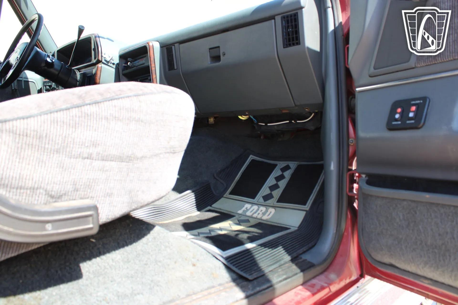 1991 Ford F-250 XLT Lariat