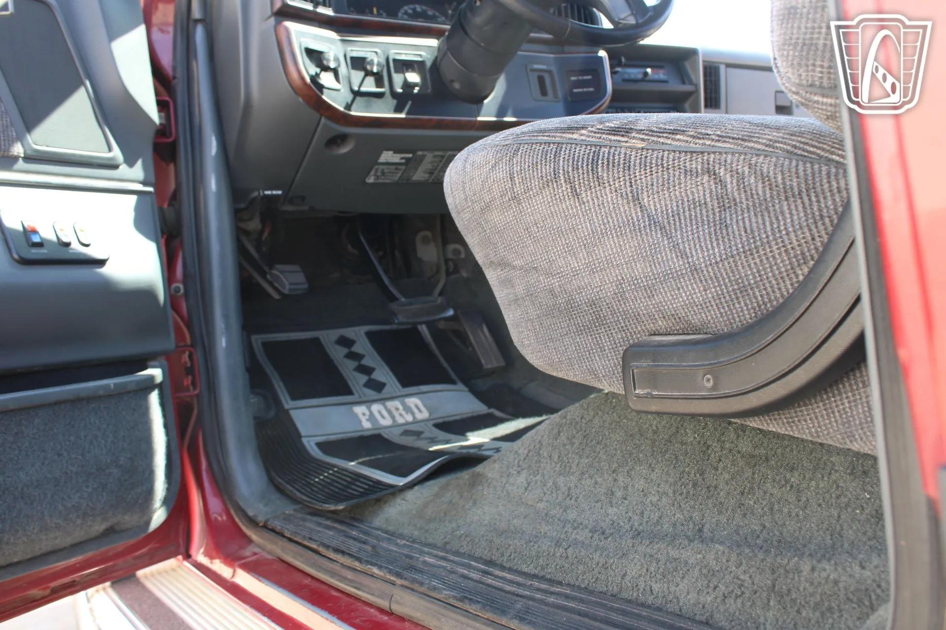 1991 Ford F-250 XLT Lariat