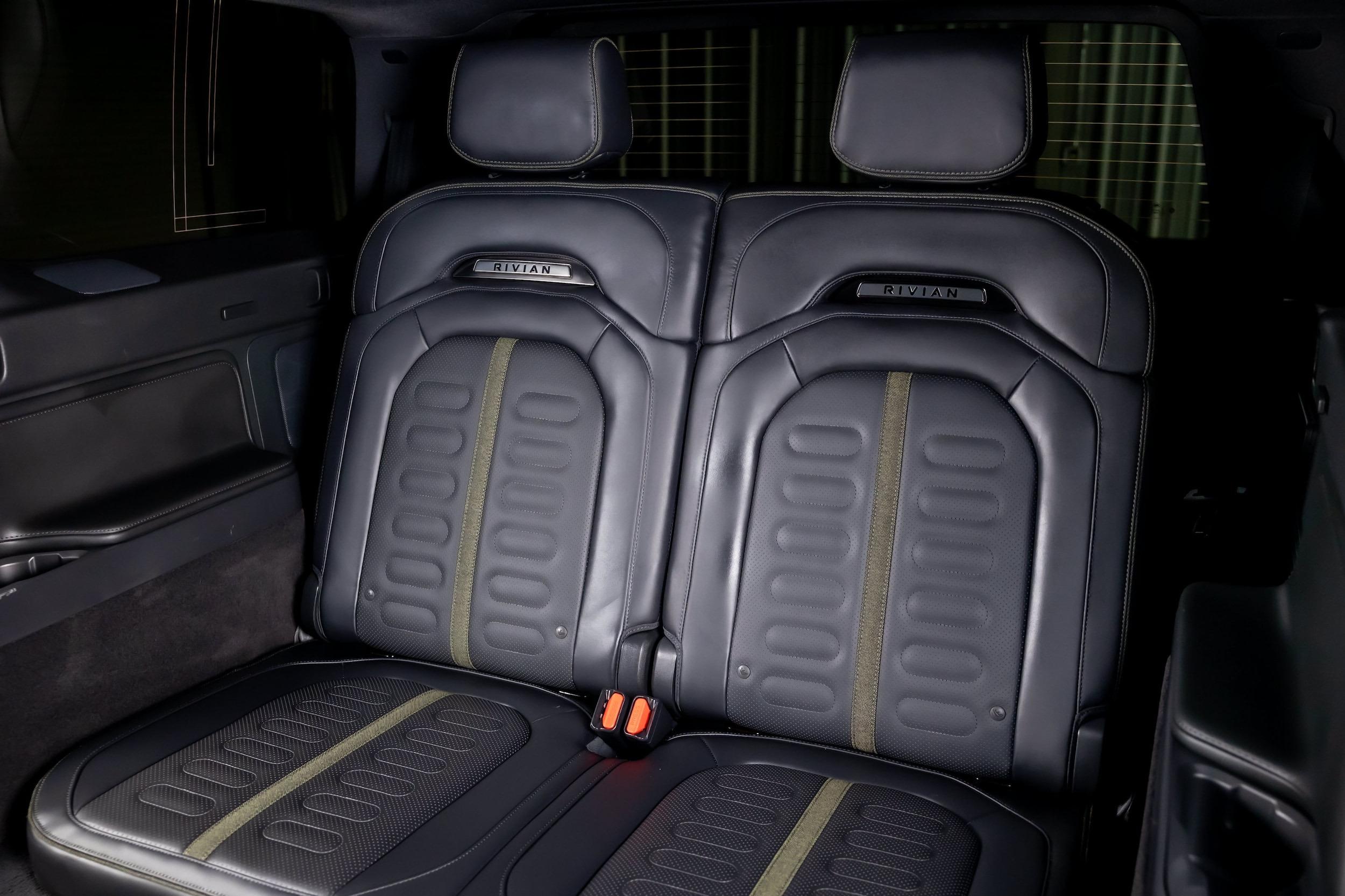 2025 Rivian R1S Adventure